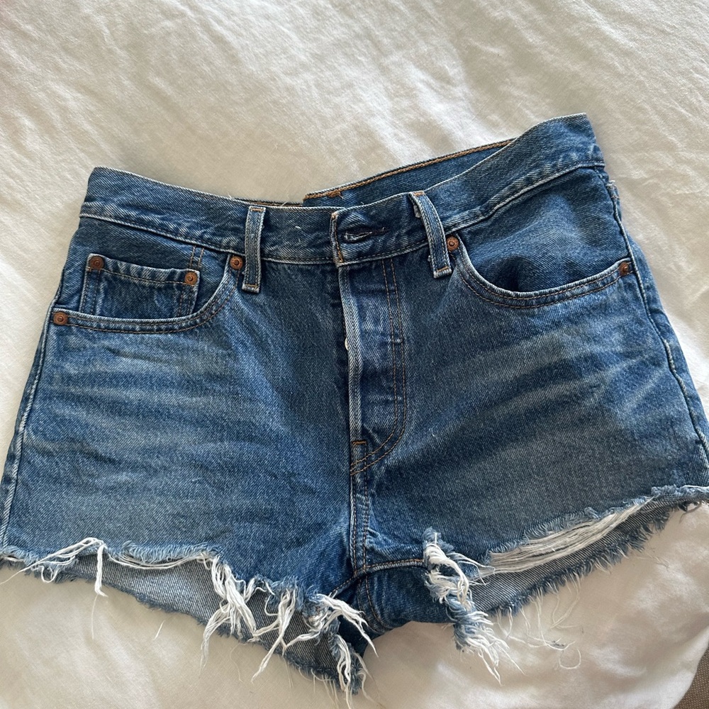 Levi’s denim cut off shorts size 27